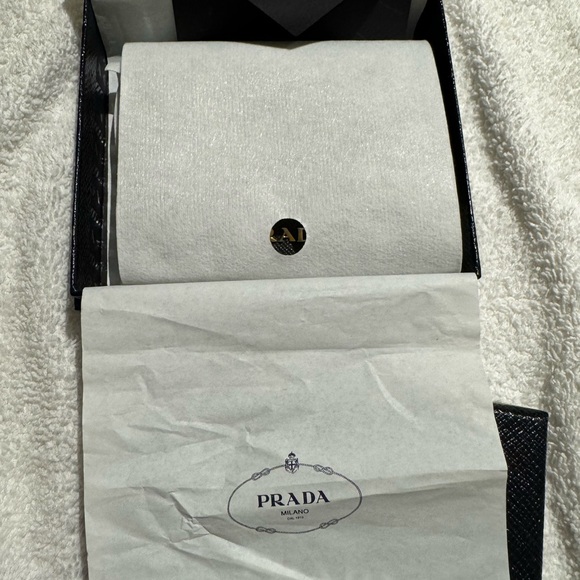 Prada wallet - Picture 5 of 8